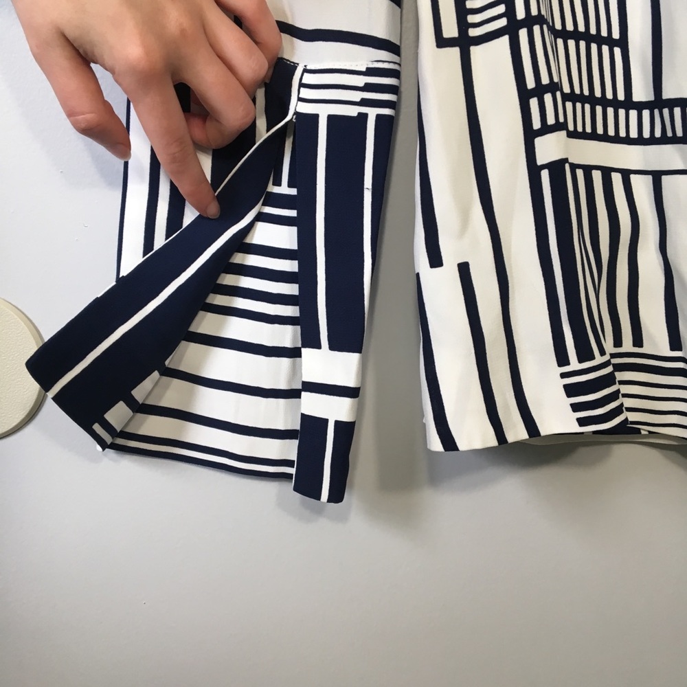 C/Meo Collective V Neck Wrap Grid Print Top - Picture 4 of 8